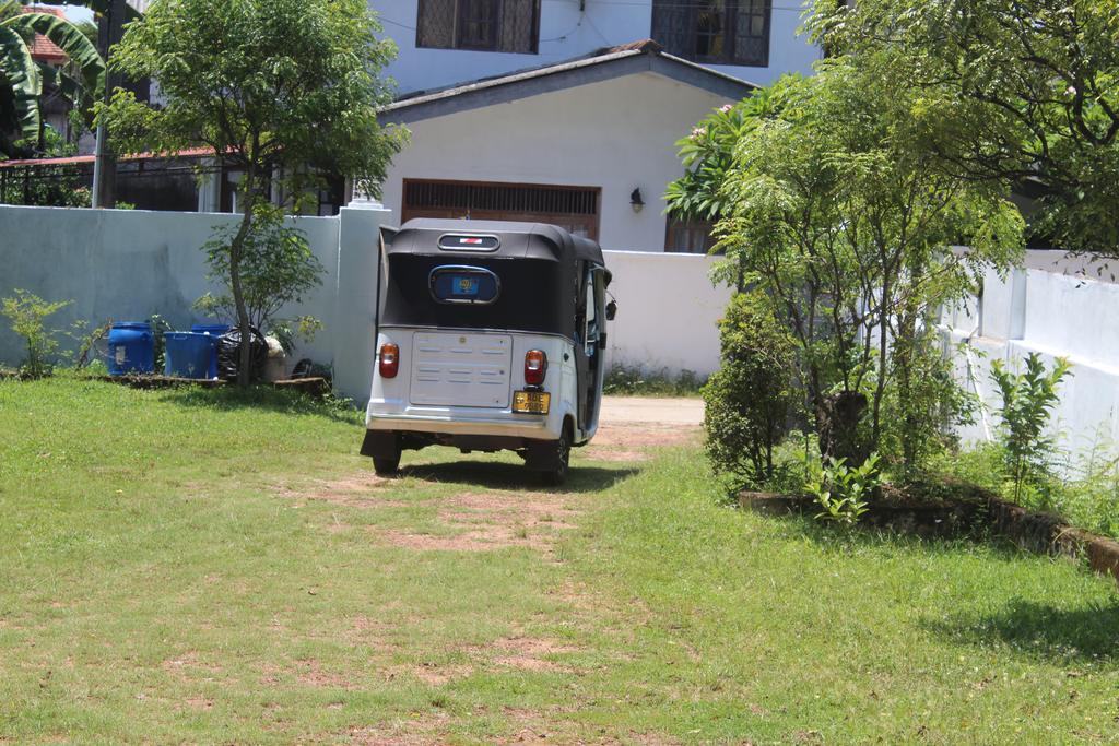 The Pallet House Dehiwala-Mount Lavinia ภายนอก รูปภาพ